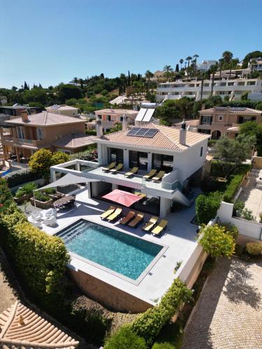 Casa Talay 4 Bedroom Pool Villa Meia Praia Beach Lagos — 4-Star Luxury Hotel in Lagos, Portugal