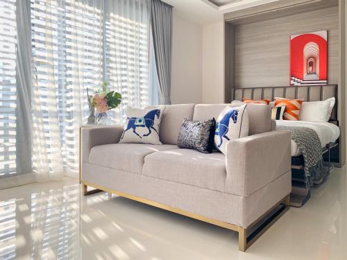 Bangkok&Pool&BTS Asoke&MRT Sukhumvit&Max2ppl