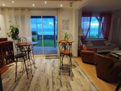 Face a la mer - last minute hotel in Courseulles-Sur-Mer