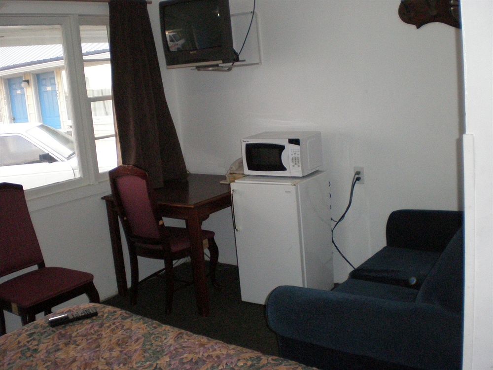 Quail Run Motor Inn - photo 8