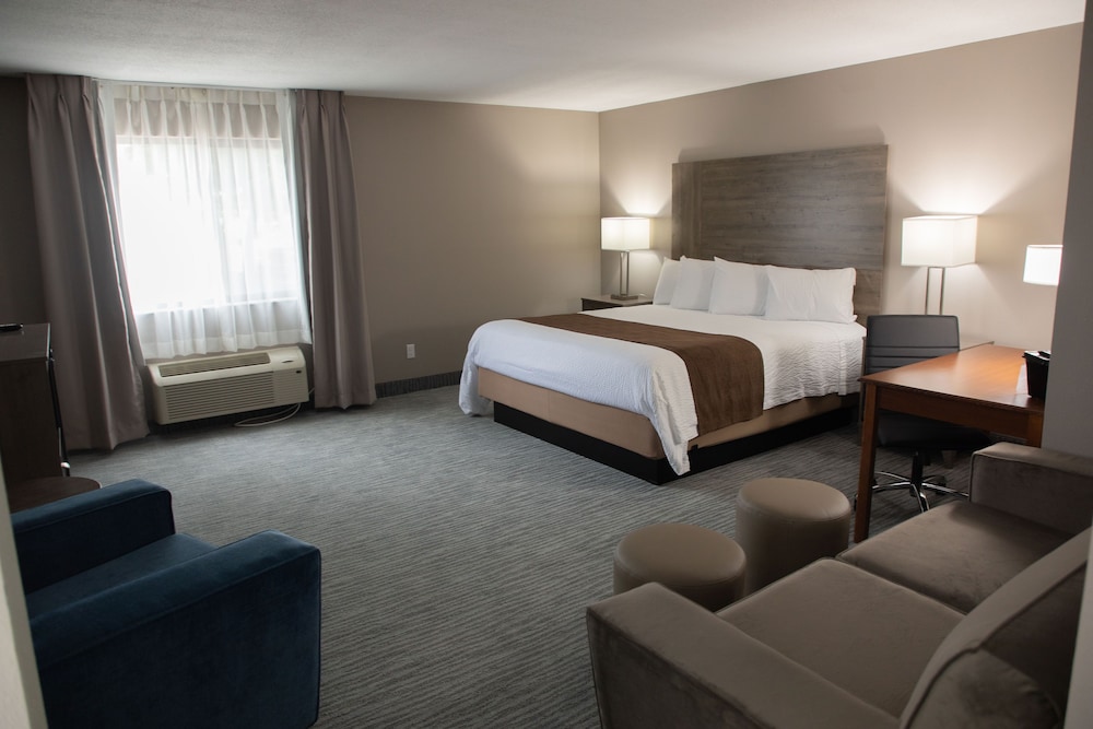 Lomira Inn and Suites - photo 6