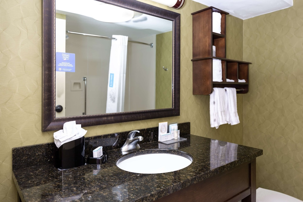 Hampton Inn Winston Salem Hanes Mall - photo 27