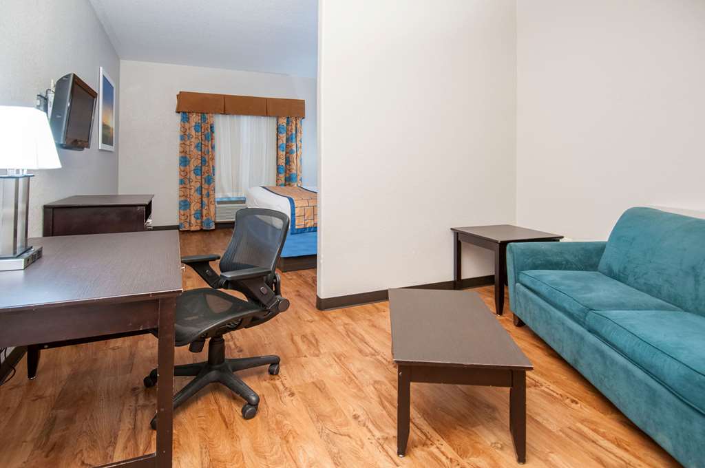 Days Inn & Suites by Wyndham San Antonio near Frost Bank Center - photo 14