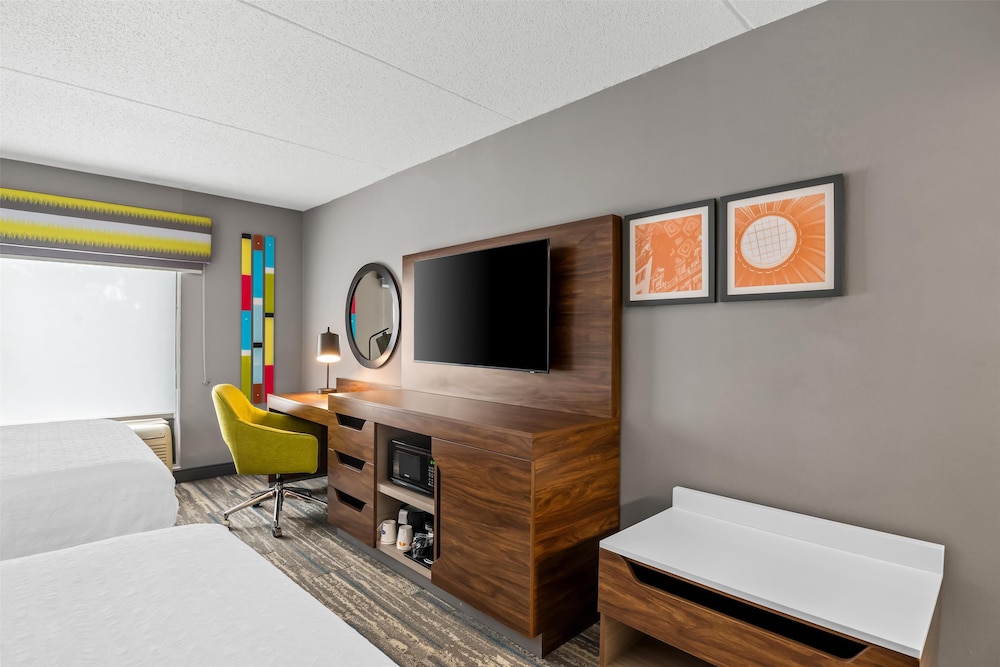 Hampton Inn & Suites Richmond Virginia Center - photo 13
