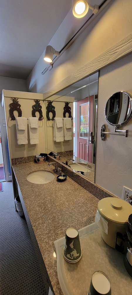 Hot Springs Inn - photo 23