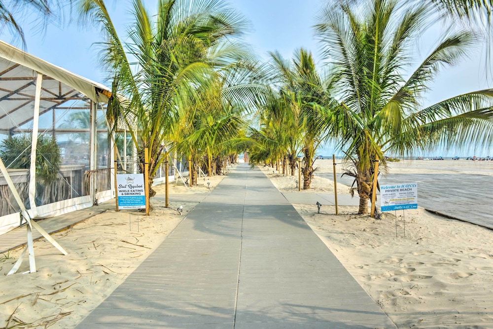 Oceanfront Resort Year round Pools Private Beach - photo 25