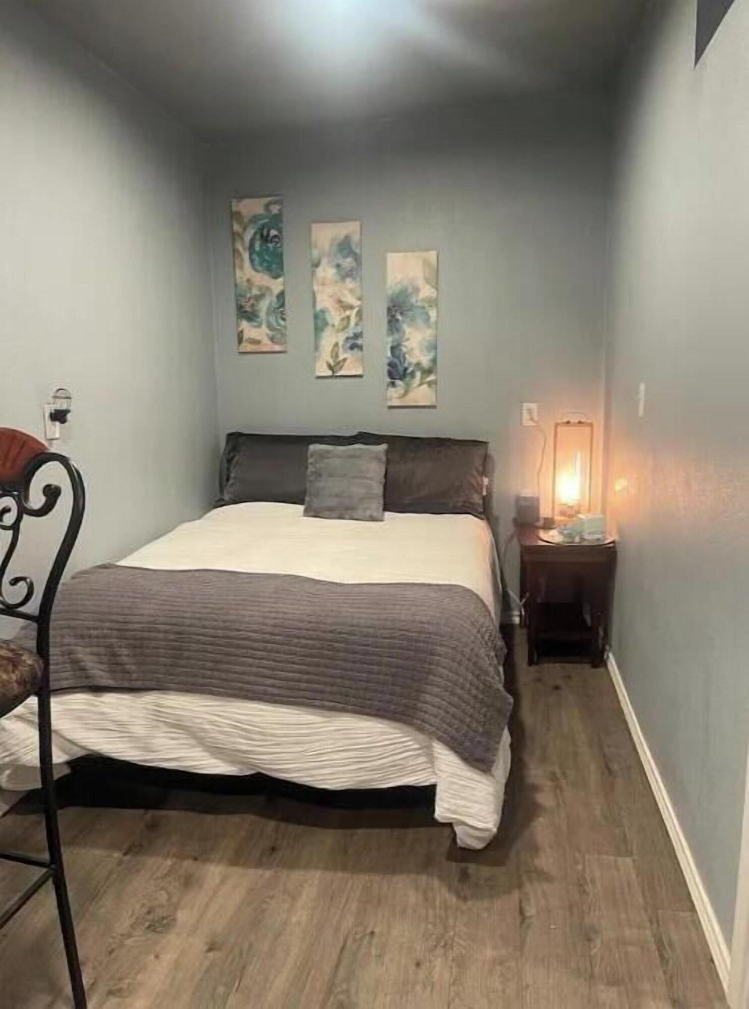 Man cave apartment — 4-Star Luxury Hotel in Athens, United States