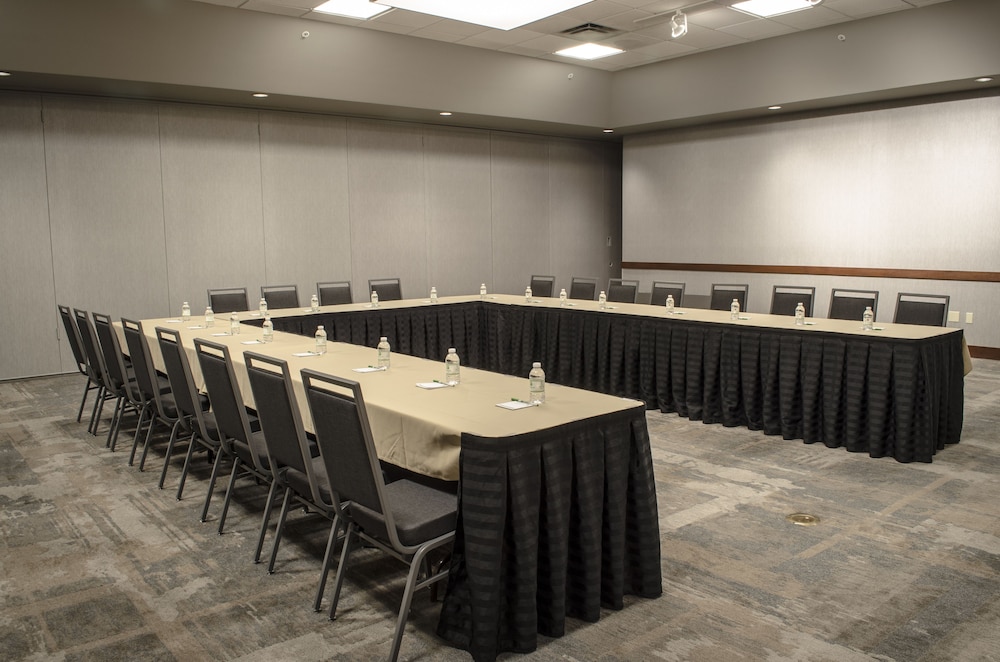 Holiday Inn Fargo by IHG - photo 81