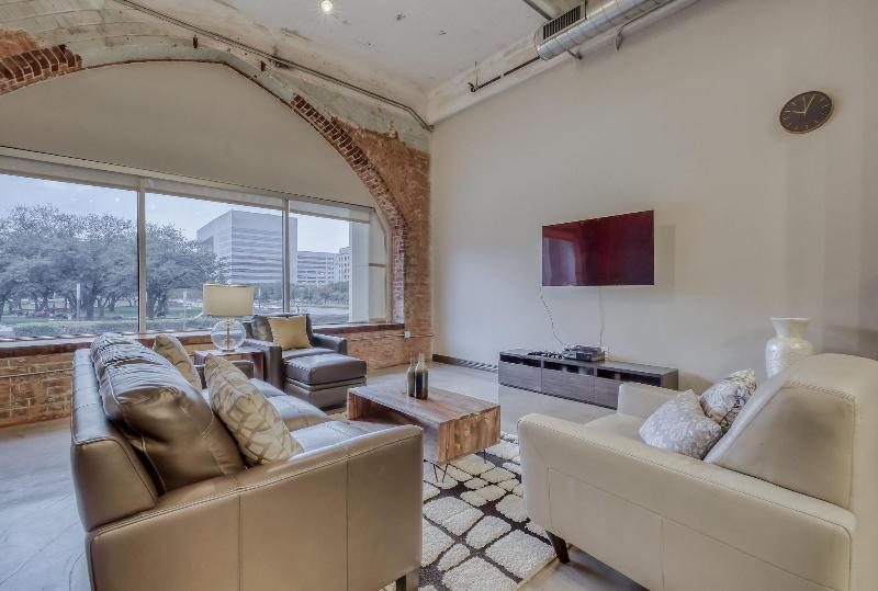 Luxury Downtown Dallas Stay by Amyfinehouse - photo 125