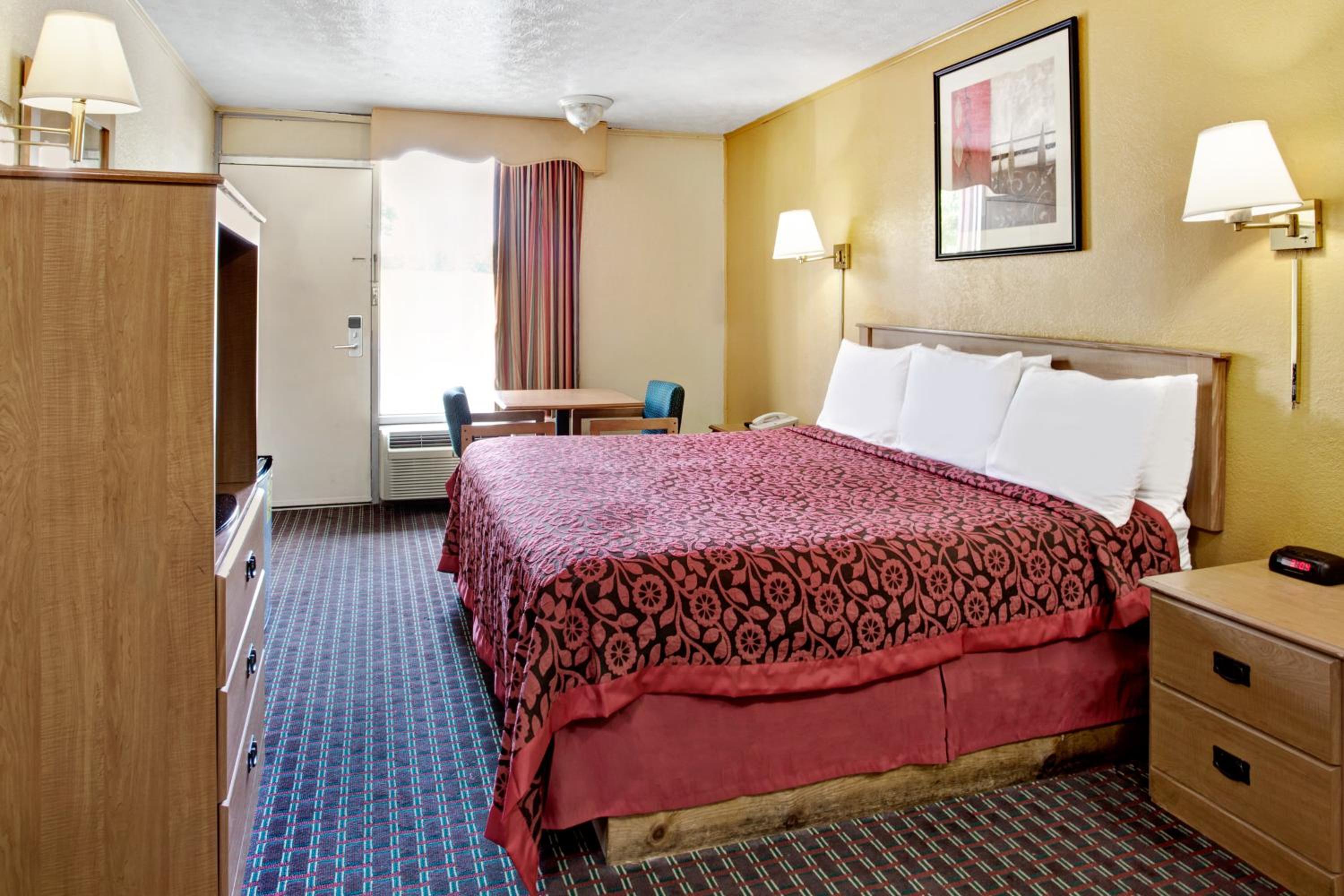 Days Inn by Wyndham Knoxville West - photo 23