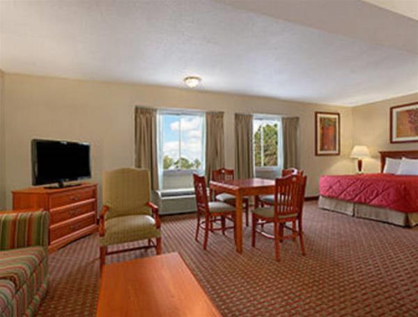 Ramada Burlington Hotel & Conference Center - photo 8