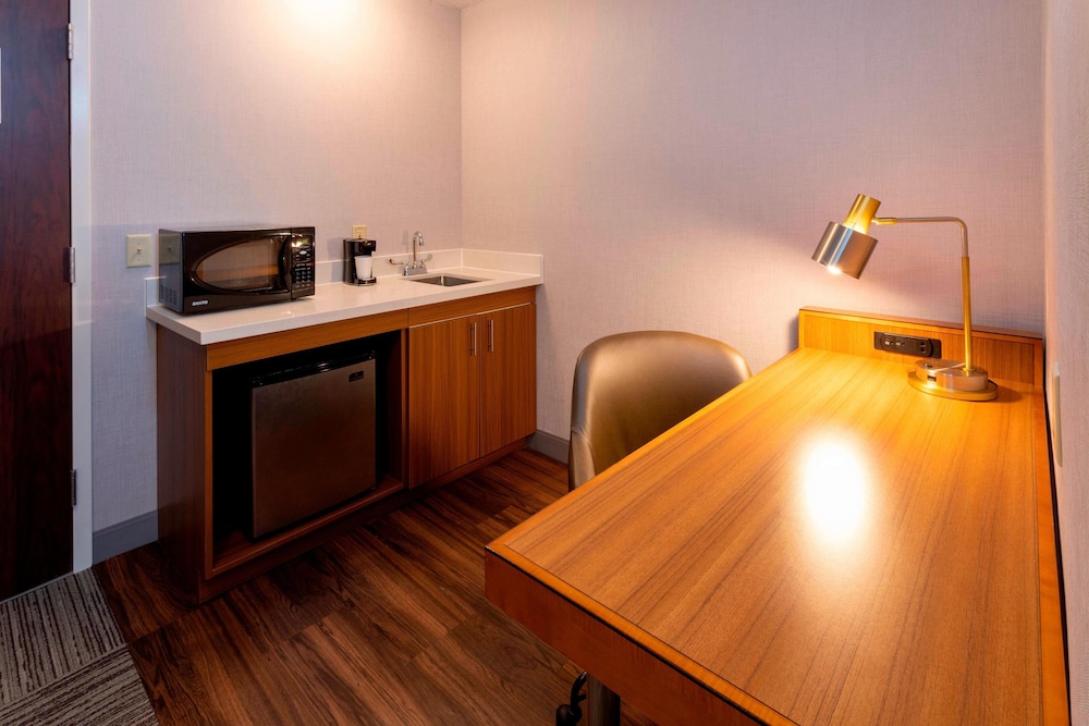SpringHill Suites by Marriott Rochester Mayo Clinic St Marys - photo 11