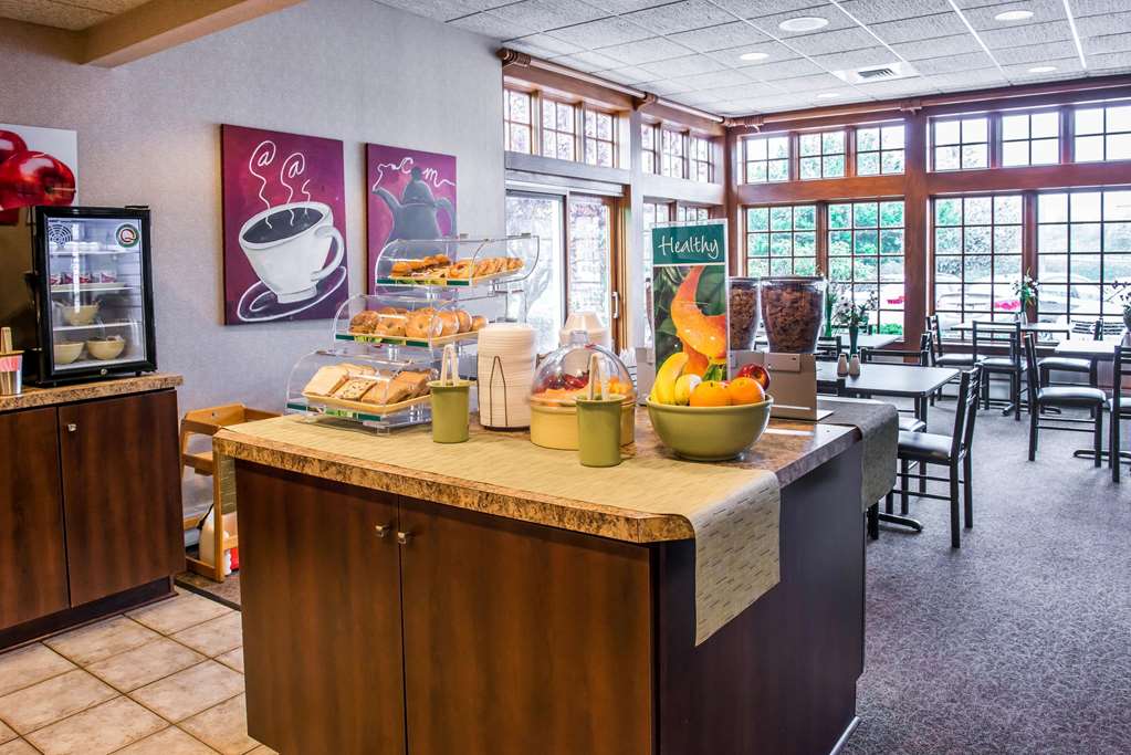 Quality Inn Pittsburgh Airport - photo 29