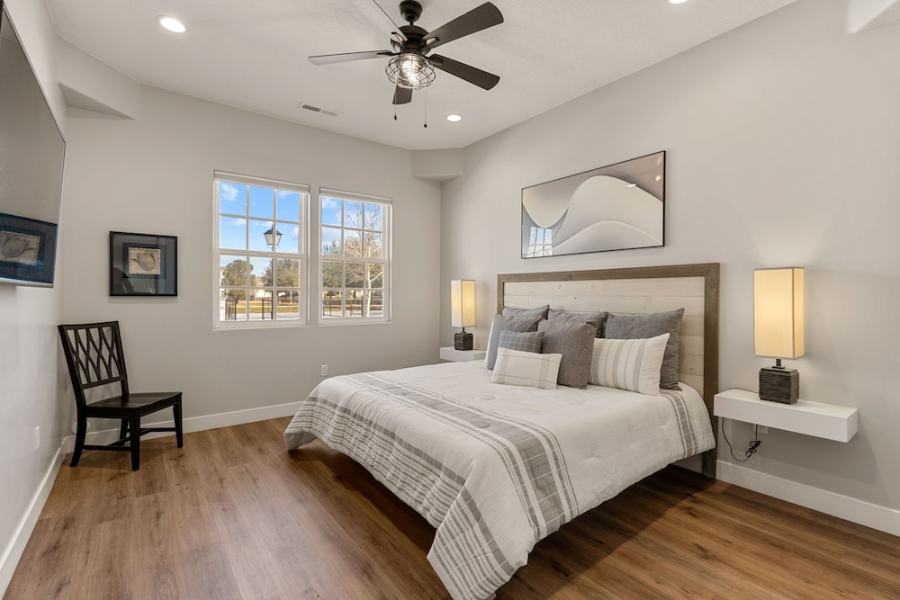 Eagle View townhouse — 4-Star Luxury Hotel in Hurricane, United States