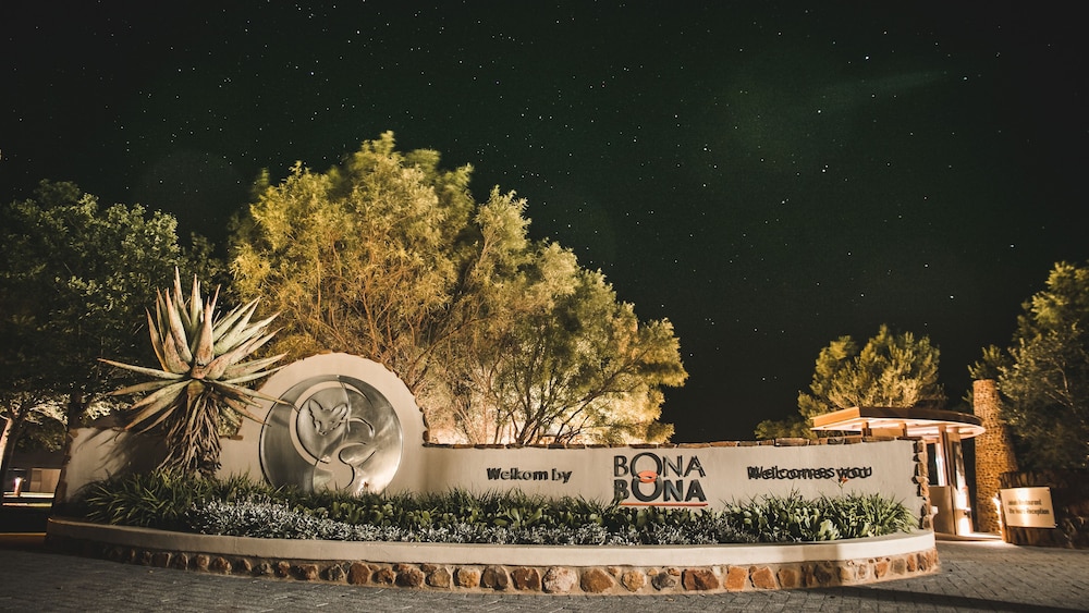 Bona Bona Game Lodge — 4-Star Luxury Hotel in Wolmaransstad, South Africa