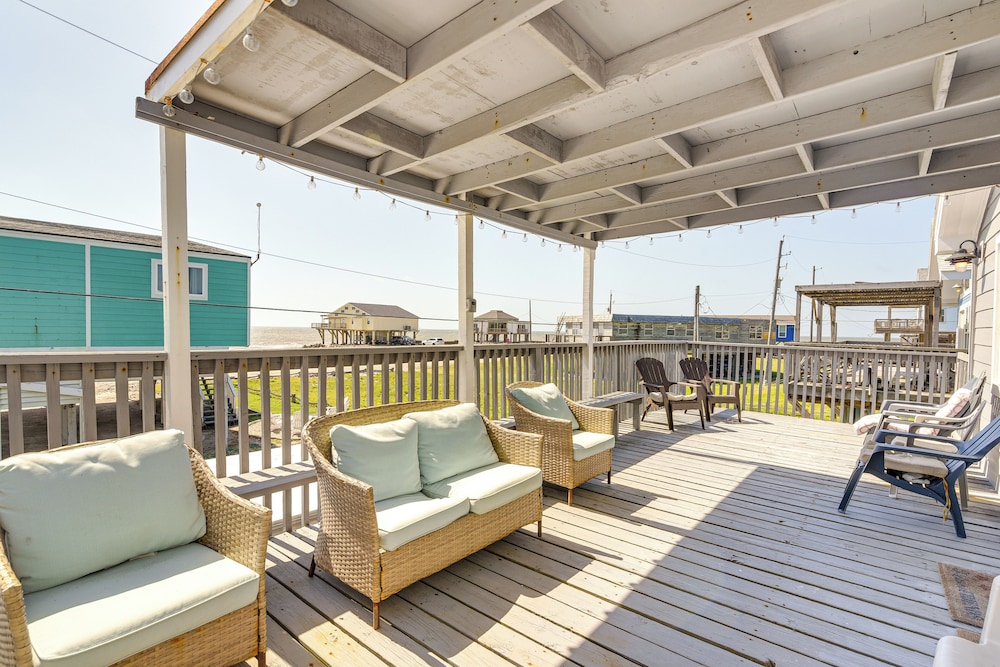 Walk to Beach: Family Getaway By San Luis Pass in Freeport, United States