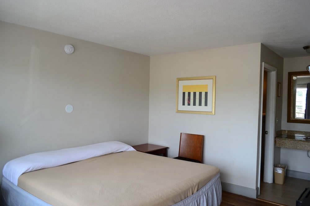 Harmony Inn and Suites - photo 9