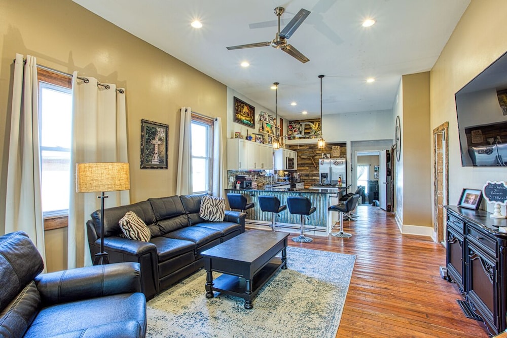Great Location 5 Bd 3 Ba Near Expo UL Fair YUM Zoo — 4-Star Luxury Hotel in Louisville, United States