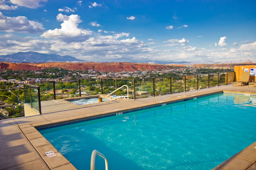Inn On The Cliff — Saint George