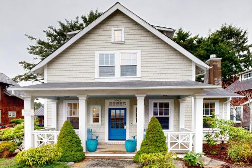 Coastal Bliss Hideaway in Lincoln, United States