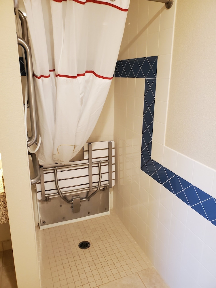 Cobblestone Suites Oshkosh - photo 30