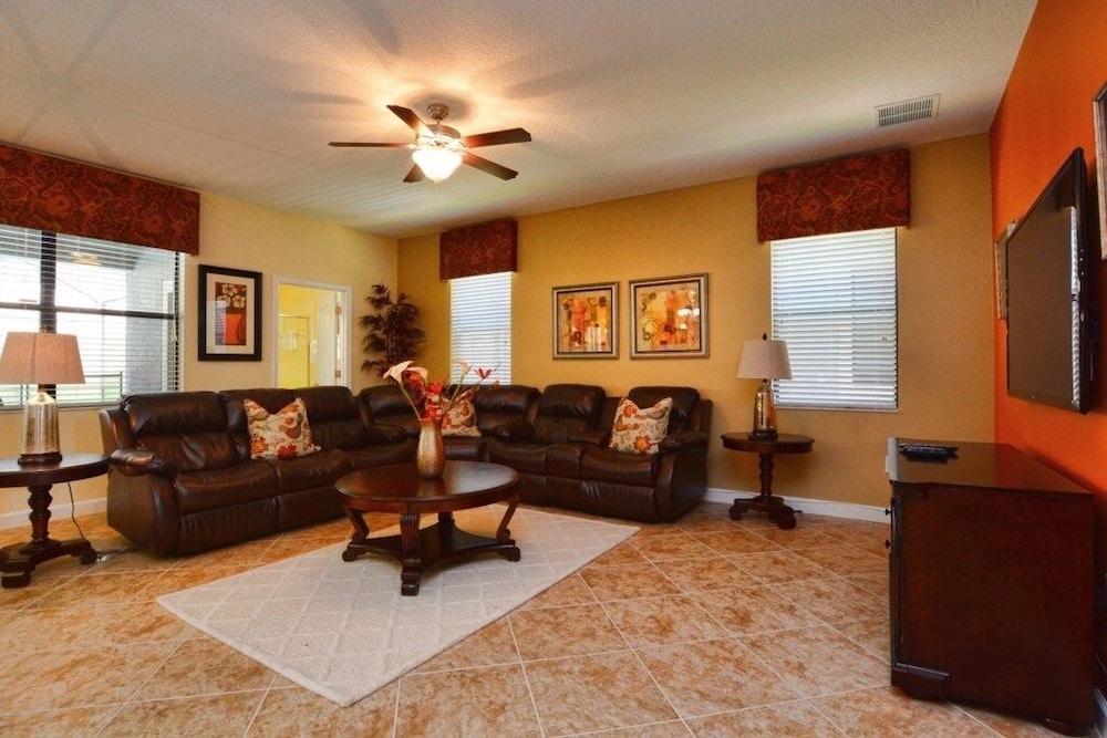 Resort Community Large Private Pool Free Wifi Game Room No Rear Neighbors 6 Bedroom Home by RedAwning - photo 17