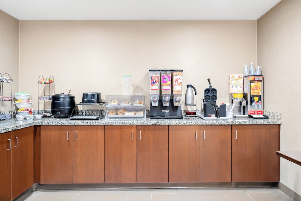 Heartland Inn and Suites - photo 27