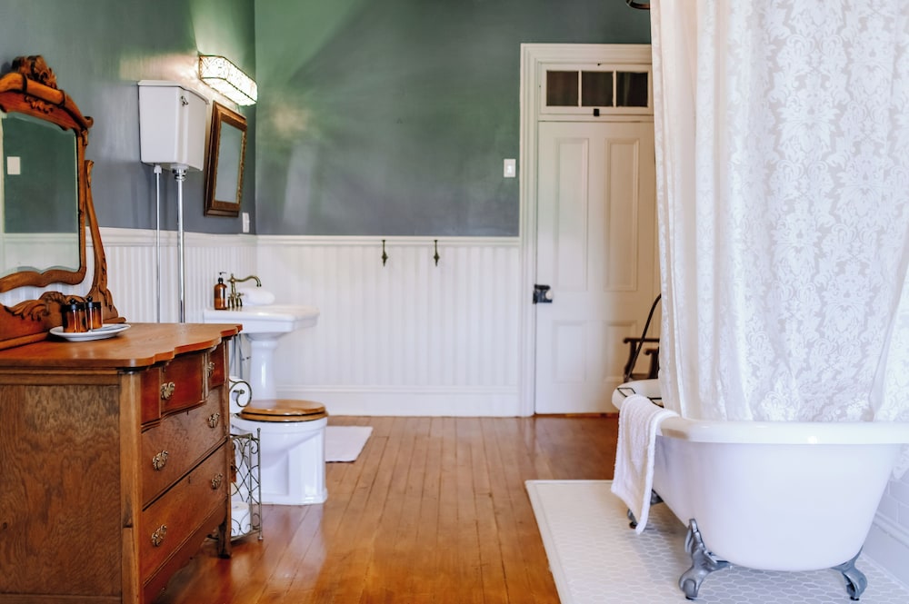 White House Hotel - photo 26