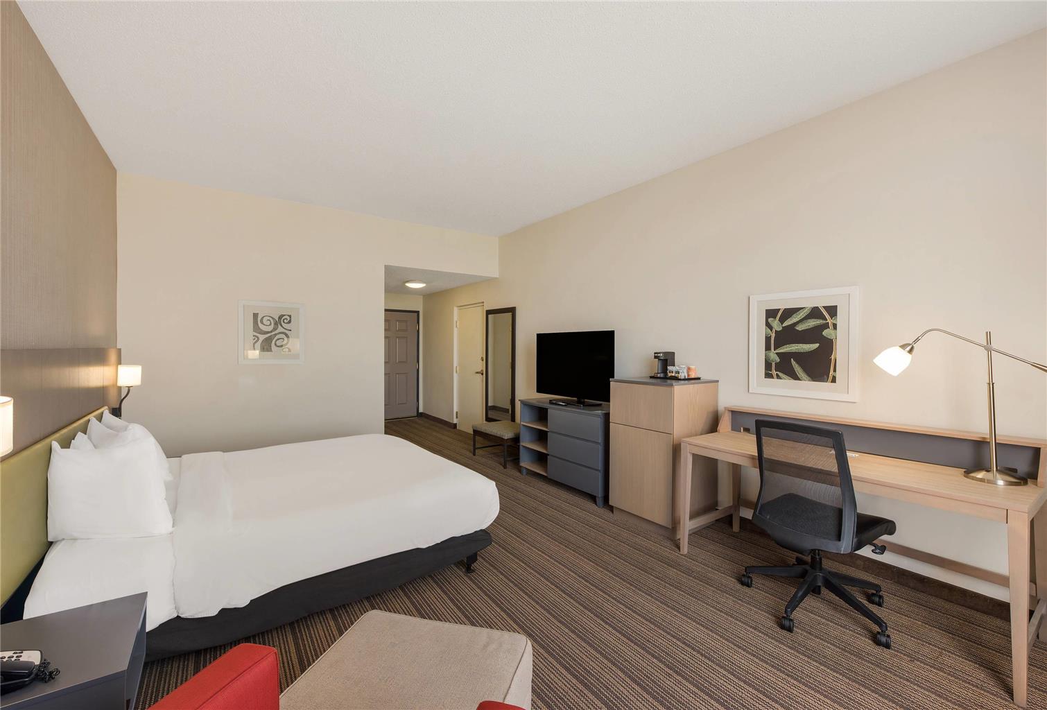 Country Inn & Suites by Radisson Findlay OH - photo 32