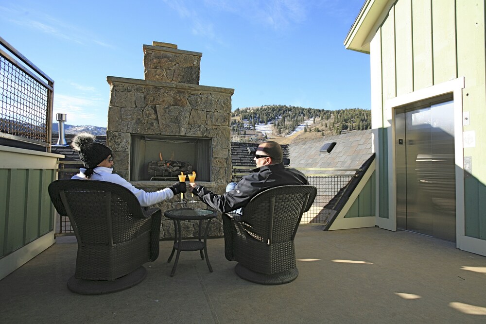 Torchlight Inn - photo 41