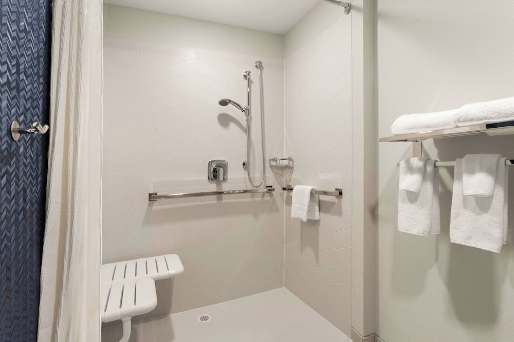 Fairfield Inn & Suites by Marriott Seattle Downtown Seattle Center - photo 13