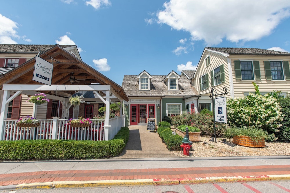 Howard's Creek Inn - photo 74