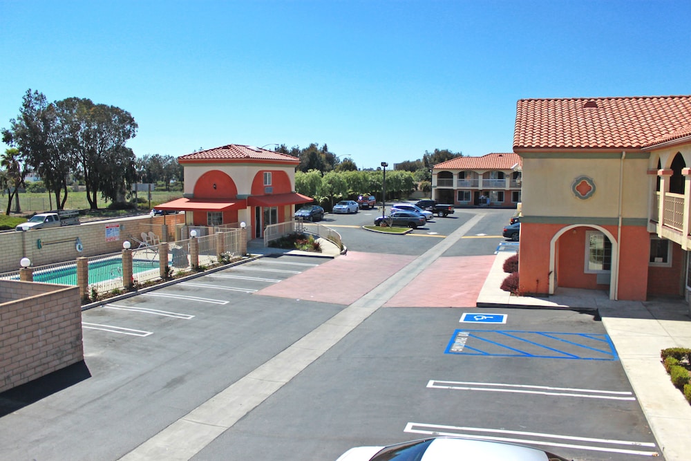 Crystal Inn Suites & Spas - photo 36
