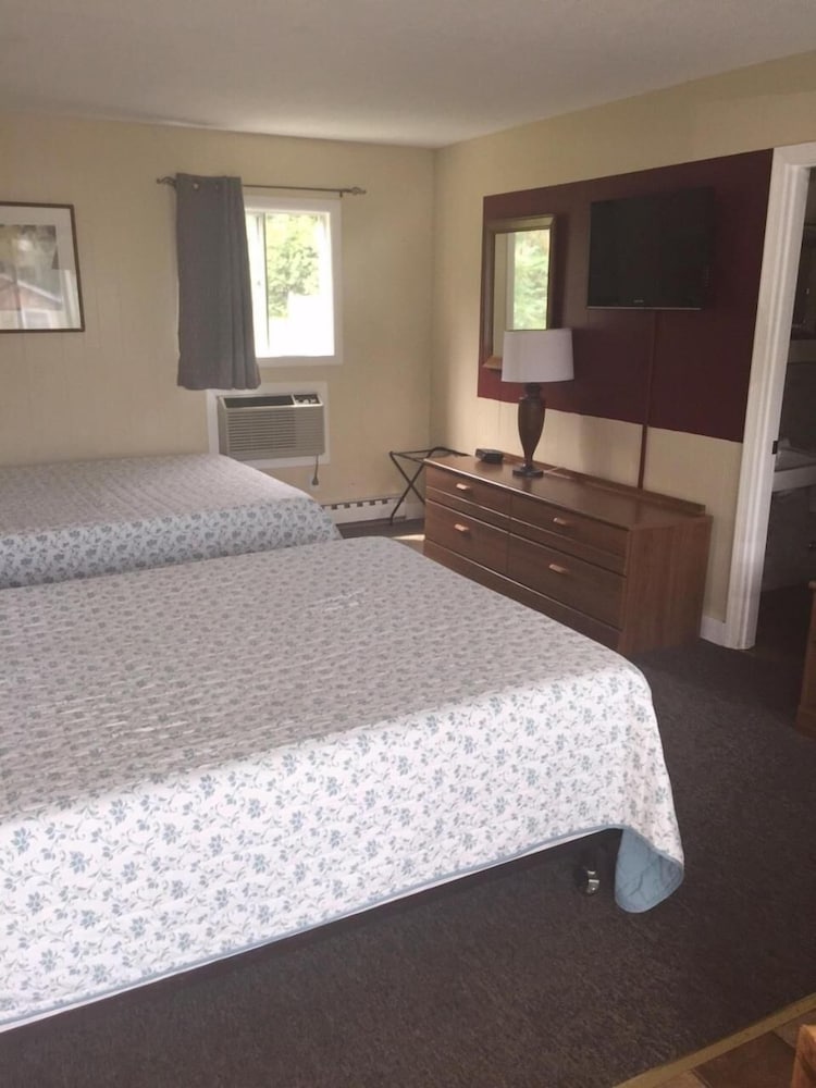 Coast Village Inn & Cottages - photo 15