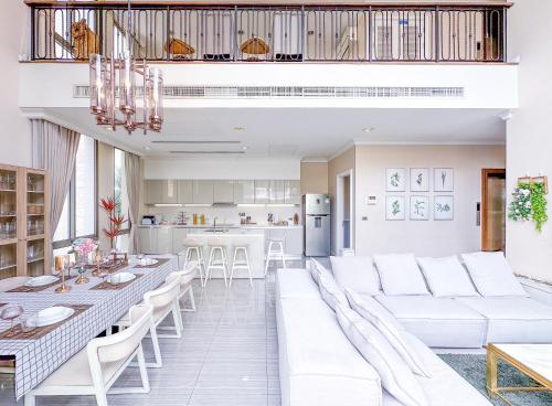 Sukhumvit Thonglor Luxury Pool Club Villa 5 Mins To Bts 素坤逸 通羅 豪華會所泳池別墅 5分鐘到達地鐵