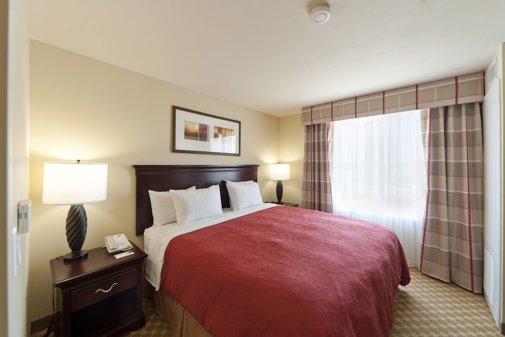 Holiday Inn & Suites Barstow an IHG Hotel - photo 4