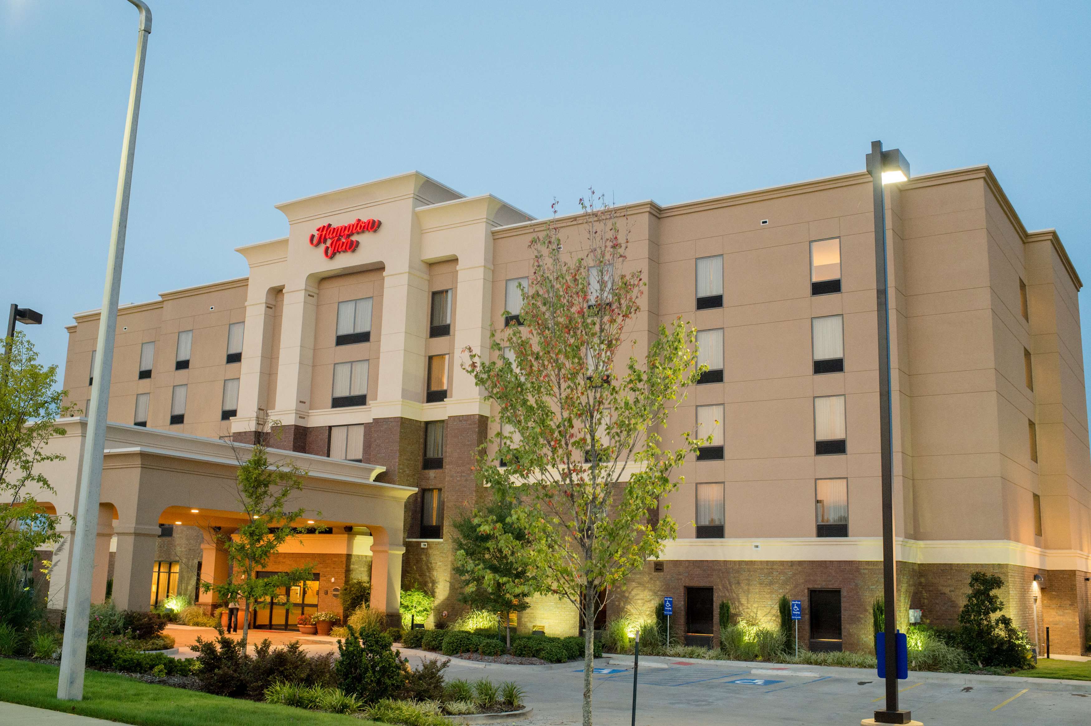 Hampton Inn Oxford Conference Center - photo 2