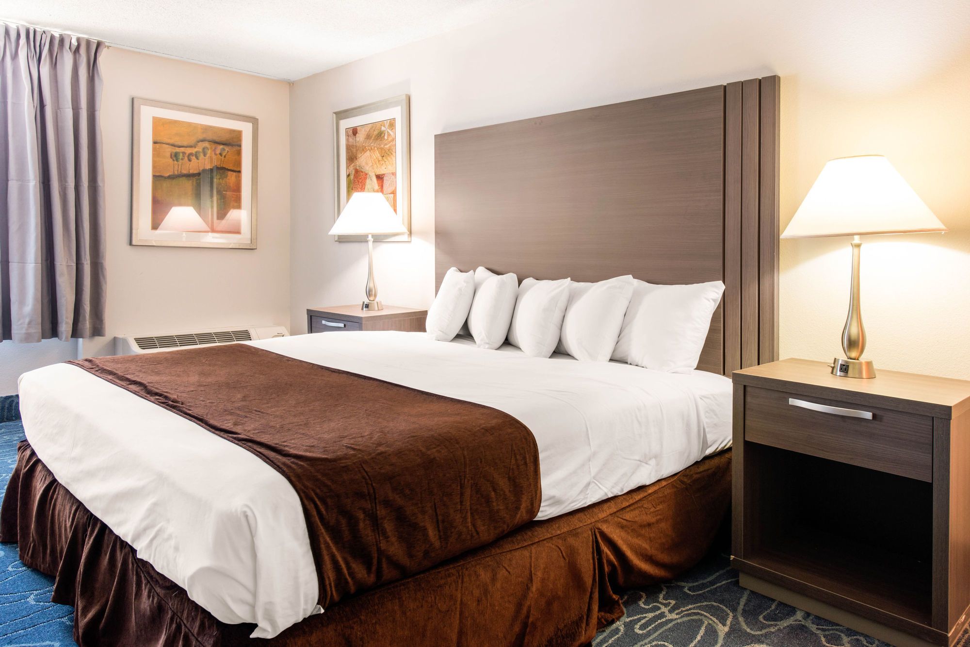 Econo Lodge Orlando Airport - photo 23