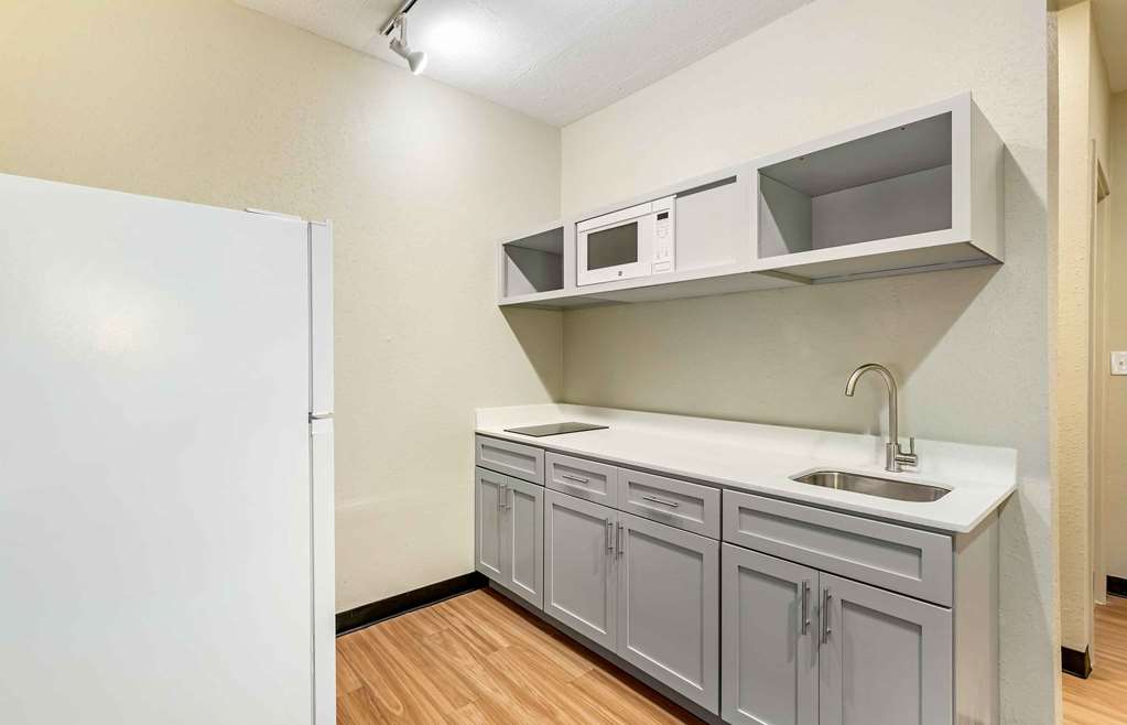 Extended Stay America Suites Buffalo Airport - photo 27