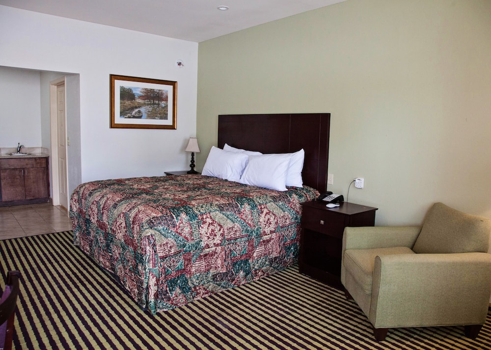 Big Lake Inn & Suites - photo 9