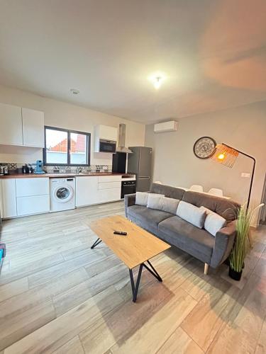 Bella Vista Parking Gratuit 5 Min Auxerre — hotel in Moneteau