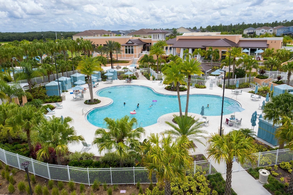 9140 Fun for the Family in Orlando Pool and Games