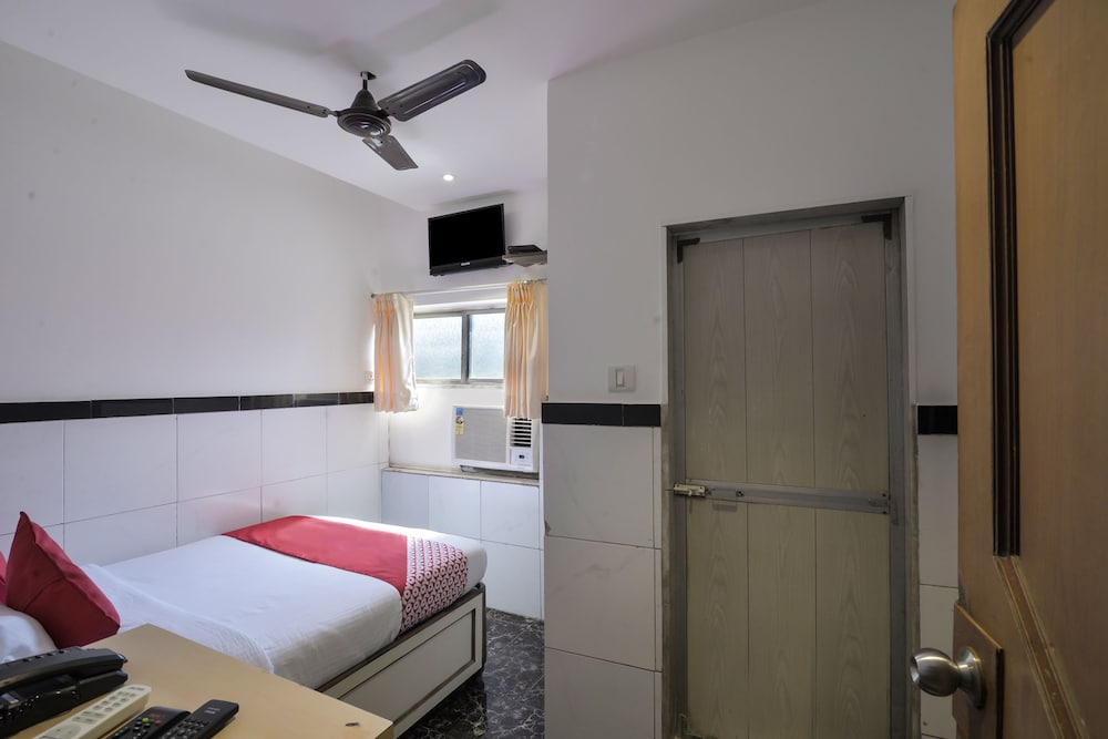 OYO 24337 Akshaya Lodging in Navi Mumbai, India