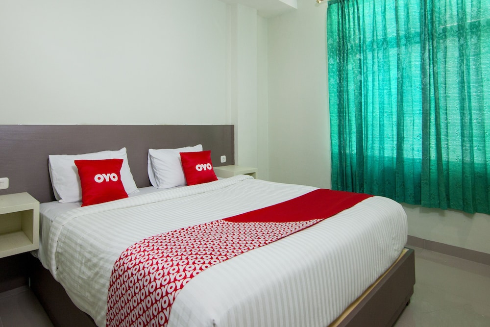 OYO 2382 Wisata Hotel — hotel in Pangururan