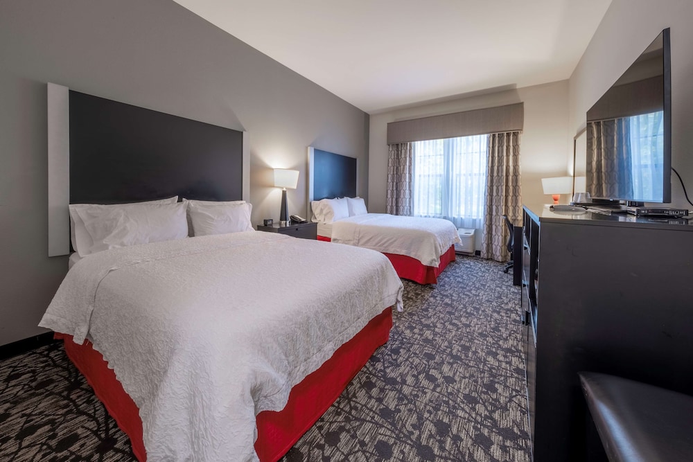 Hampton Inn & Suites DuPont - photo 22