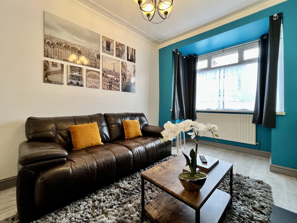 Bramhall House Great for Contractors or Family Holidays — 4-Star Luxury Hotel in Cleethorpes, United Kingdom