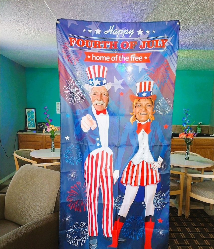Grand View Plaza Inn & Suites - photo 23