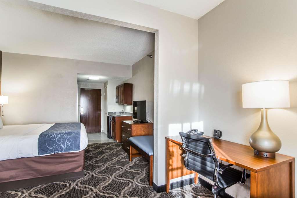 Comfort Suites Pineville Ballantyne Area - photo 31