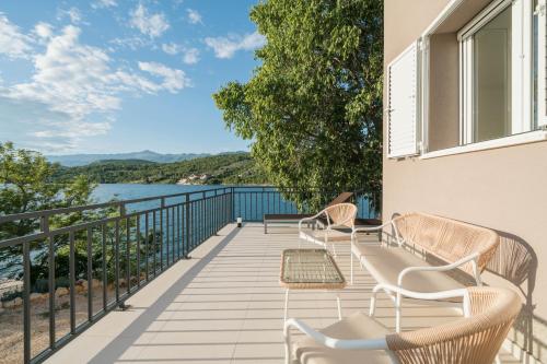Mekenzi new apartments by the sea — 4-Star Luxury Hotel in Krusevo, Croatia