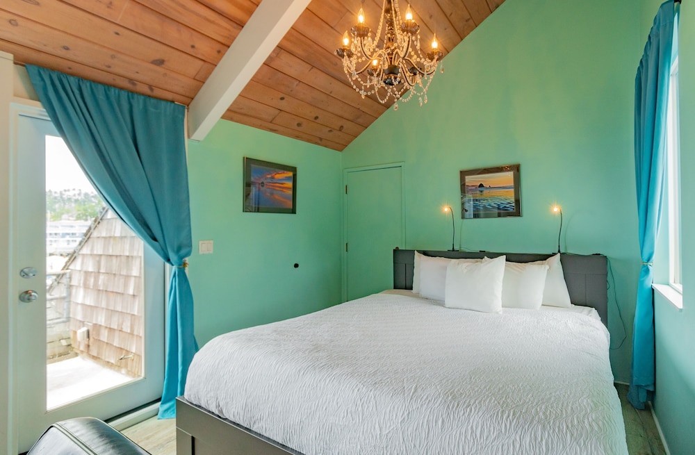 Embarcadero Resort Hotel & Marina - photo 9